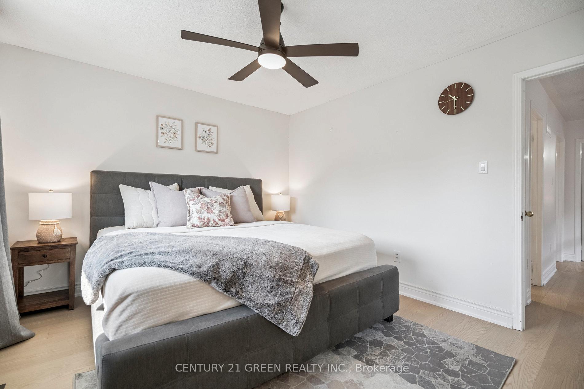 Photo 22 of 102 Niska Drive, Hamilton, Waterdown — HOMEH