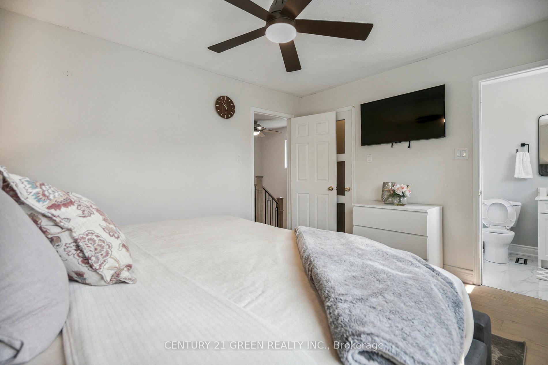 Photo 24 of 102 Niska Drive, Hamilton, Waterdown — HOMEH