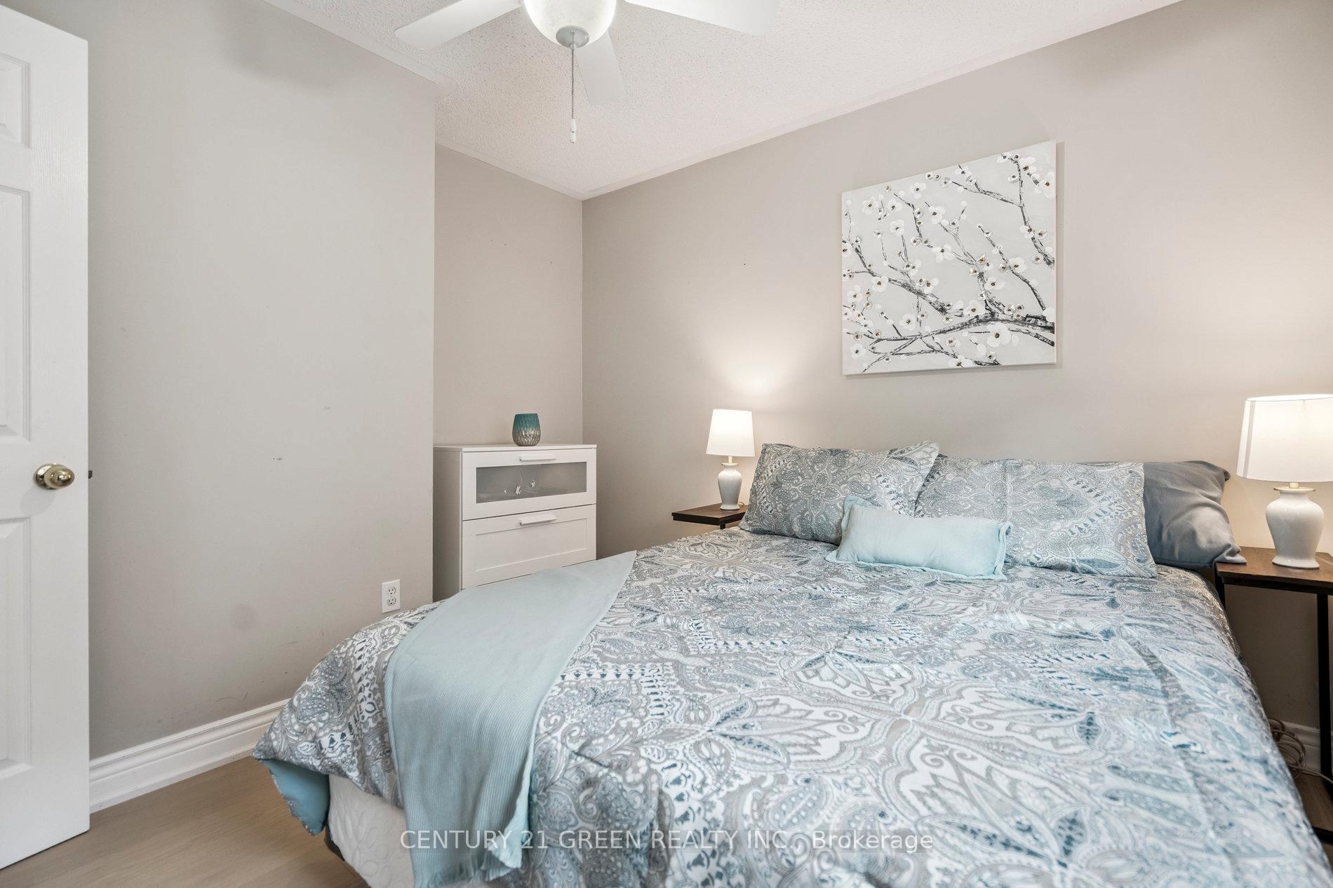 Photo 30 of 102 Niska Drive, Hamilton, Waterdown — HOMEH