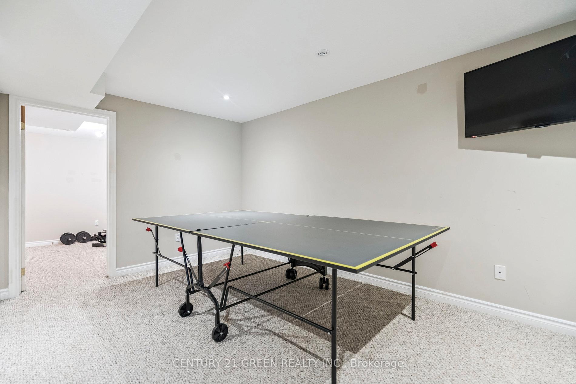 Photo 35 of 102 Niska Drive, Hamilton, Waterdown — HOMEH