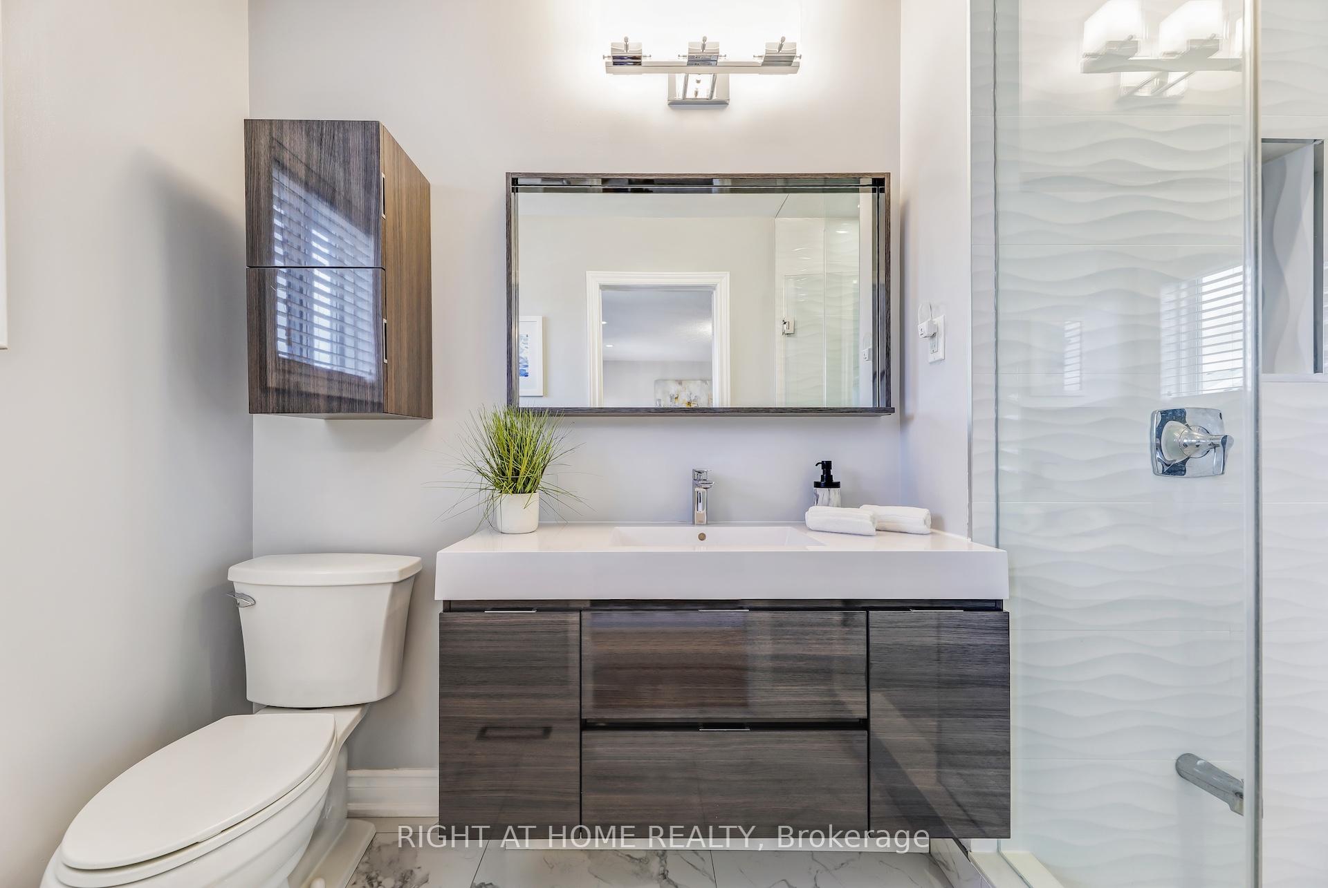 Photo 26 of 642 Confederation Parkway, Vaughan, Concord — HOMEH
