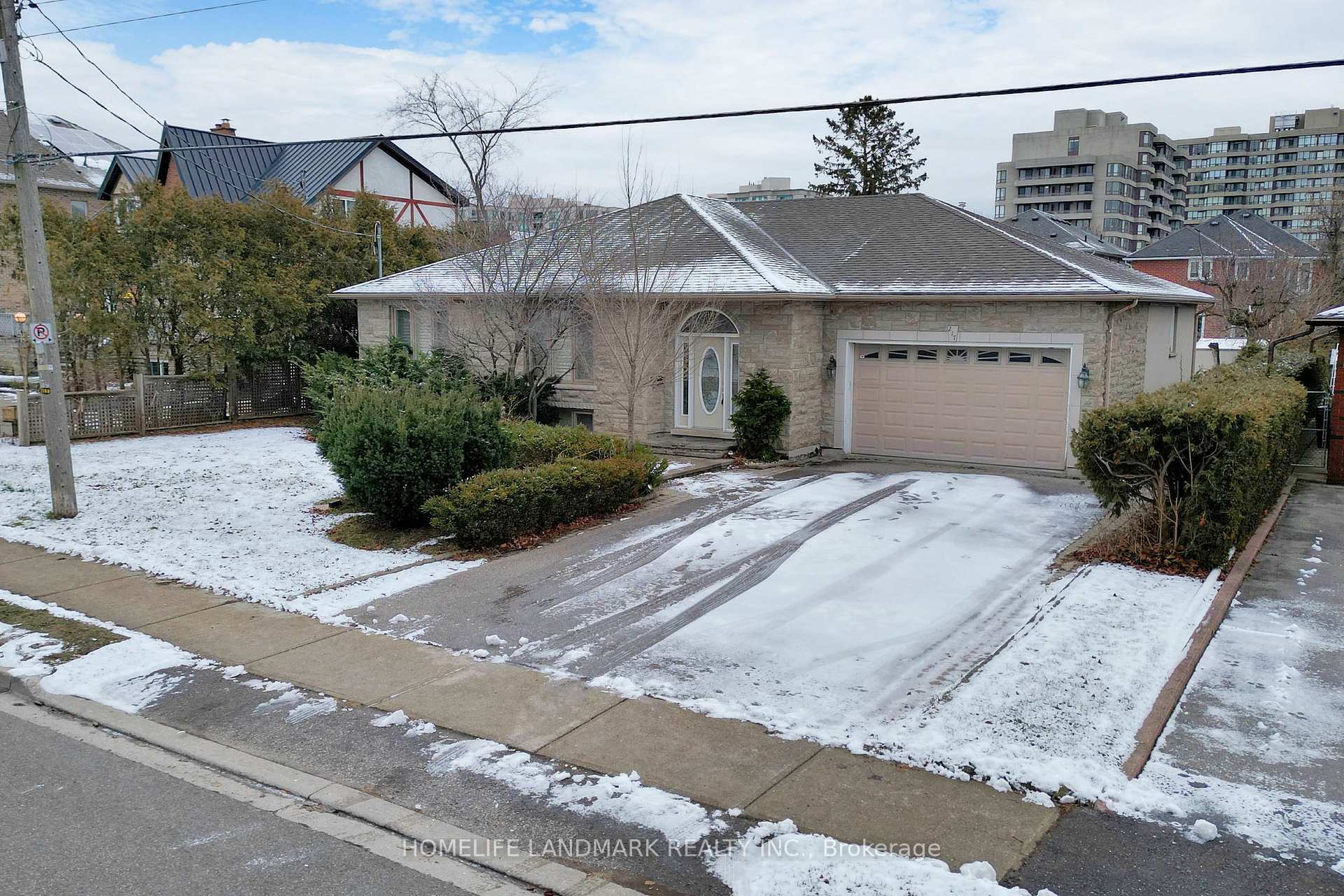 Photo 1 of 217 Crestwood Road, Vaughan, Crestwood-Springfarm-Yorkhill — HOMEH