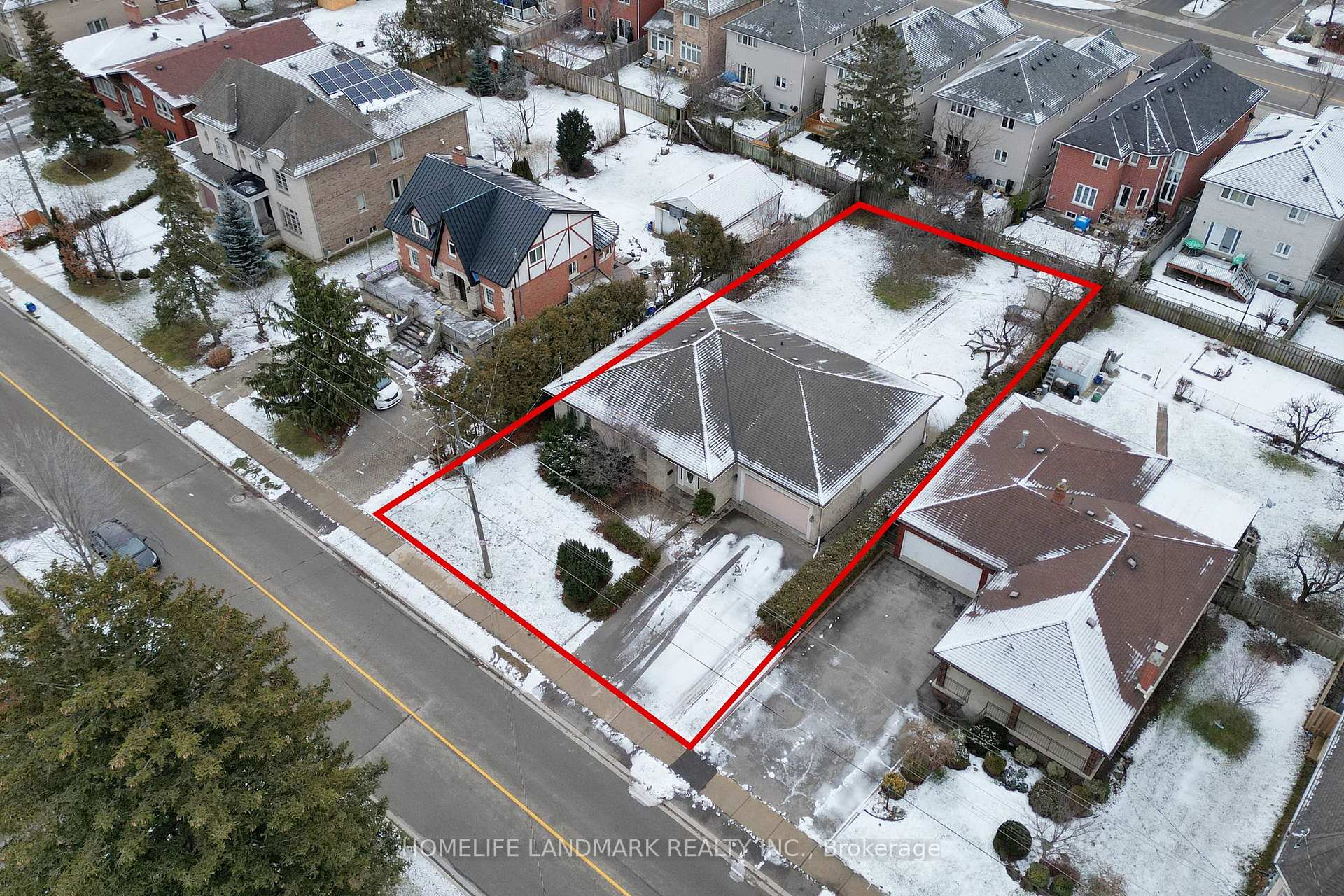 Photo 3 of 217 Crestwood Road, Vaughan, Crestwood-Springfarm-Yorkhill — HOMEH