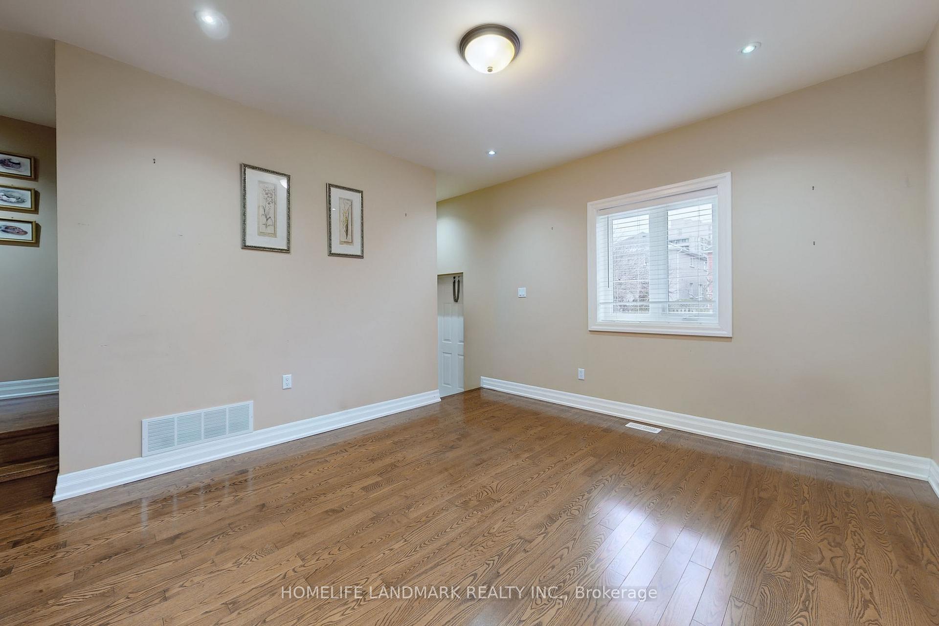 Photo 20 of 217 Crestwood Road, Vaughan, Crestwood-Springfarm-Yorkhill — HOMEH