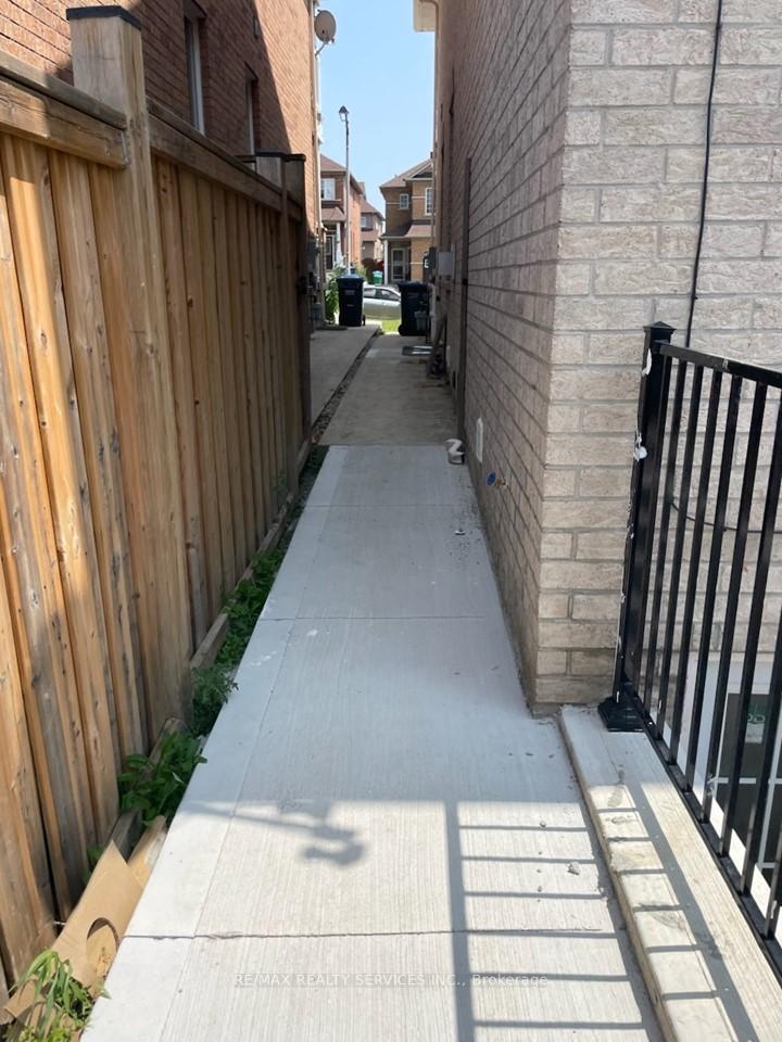 Photo 1 of Unit LOWER, 76 Seahorse Avenue, Brampton, Madoc — HOMEH