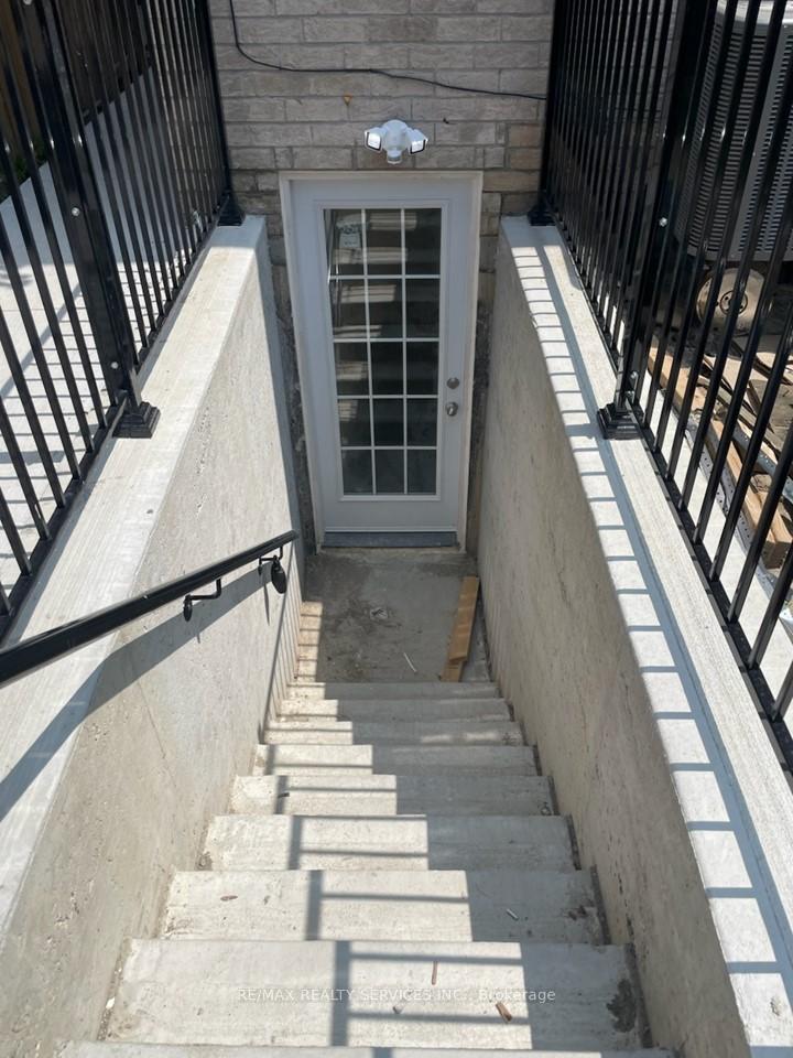 Photo 2 of Unit LOWER, 76 Seahorse Avenue, Brampton, Madoc — HOMEH