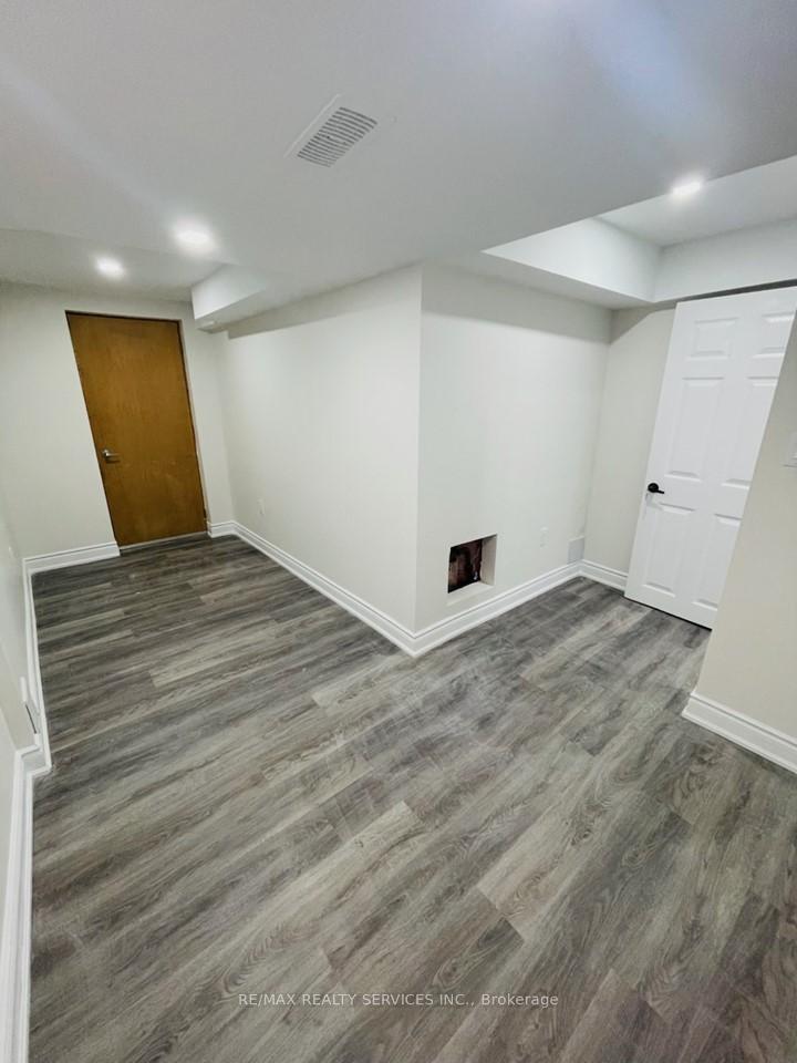 Photo 5 of Unit LOWER, 76 Seahorse Avenue, Brampton, Madoc — HOMEH