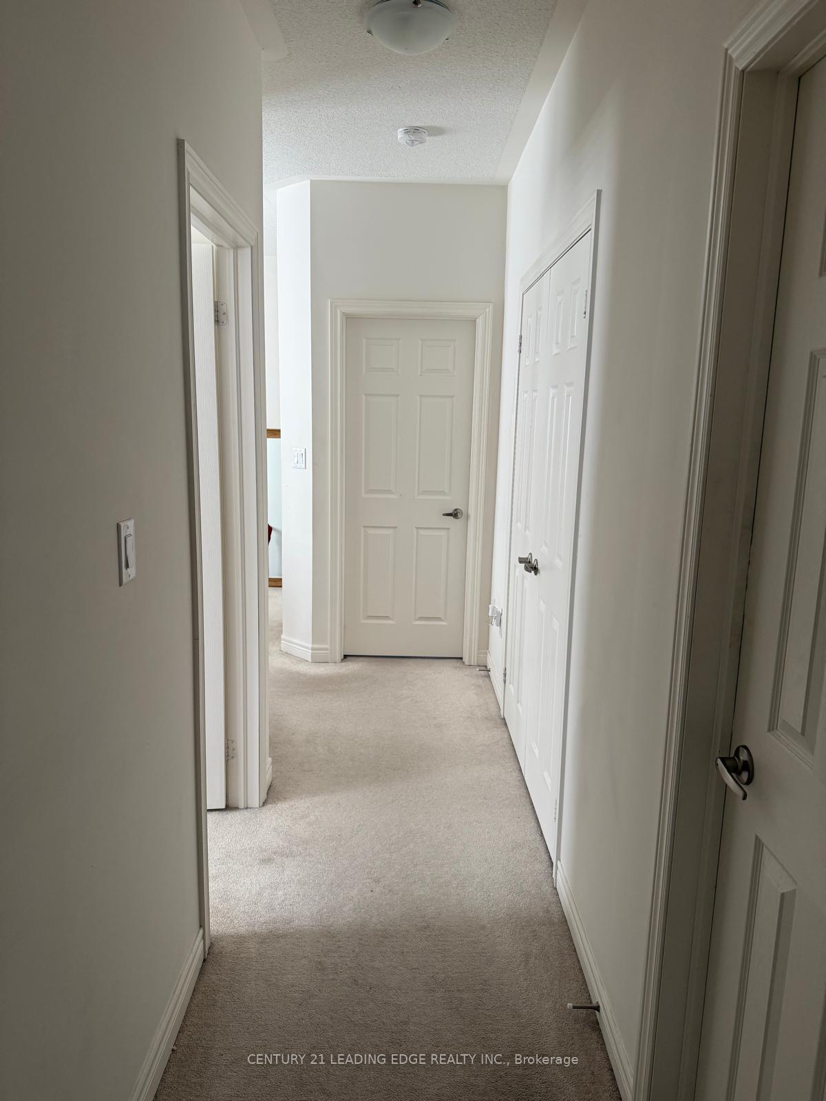 Photo 6 of 28 Great Falls Boulevard, Hamilton, Waterdown — HOMEH
