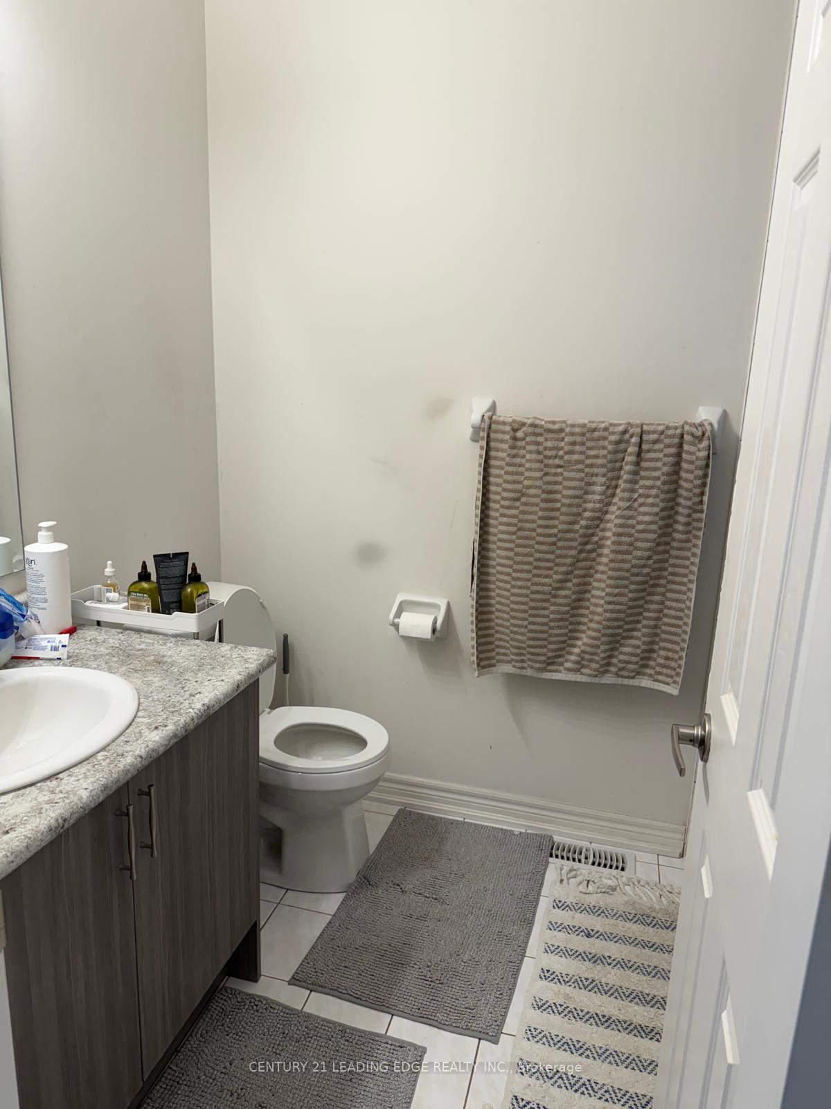 Photo 13 of 28 Great Falls Boulevard, Hamilton, Waterdown — HOMEH