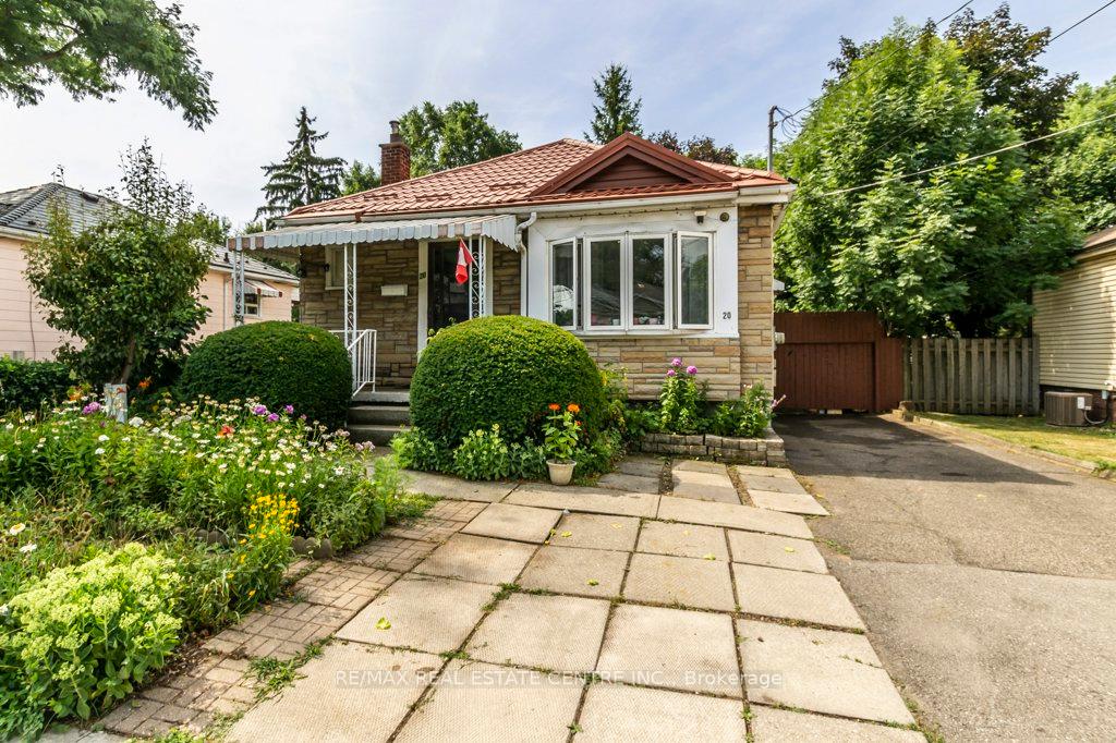 Photo 5 of 20 Audrey Street, Hamilton, Eastmount — HOMEH