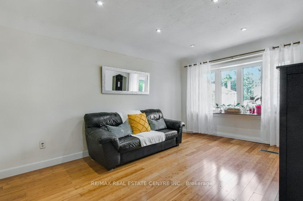 Photo 10 of 20 Audrey Street, Hamilton, Eastmount — HOMEH