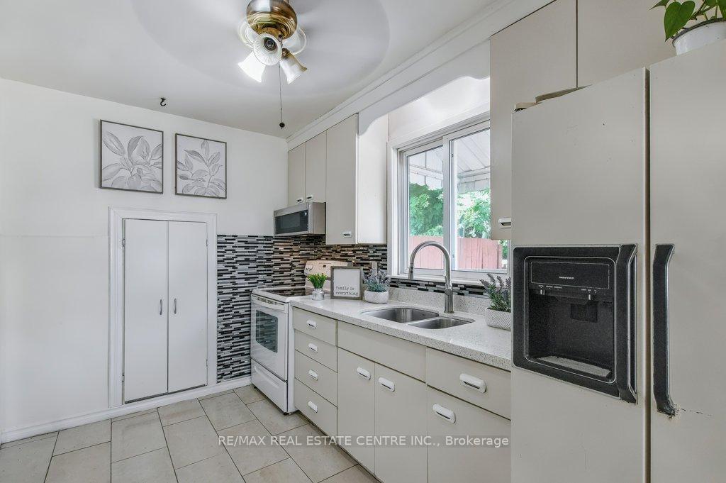 Photo 12 of 20 Audrey Street, Hamilton, Eastmount — HOMEH