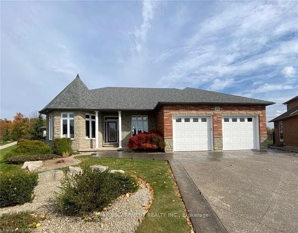 Photo 2 of 34 Penfold Court, Hamilton, Mount Hope — HOMEH