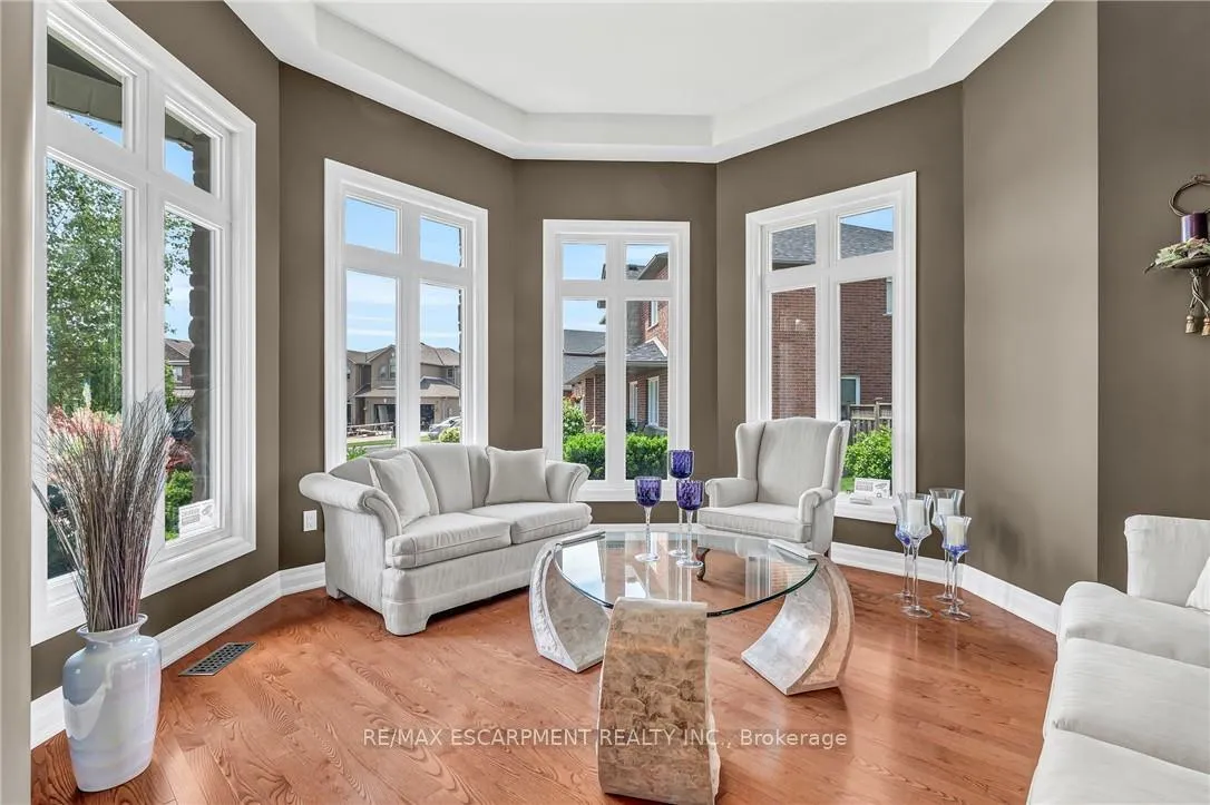 Photo 5 of 34 Penfold Court, Hamilton, Mount Hope — HOMEH