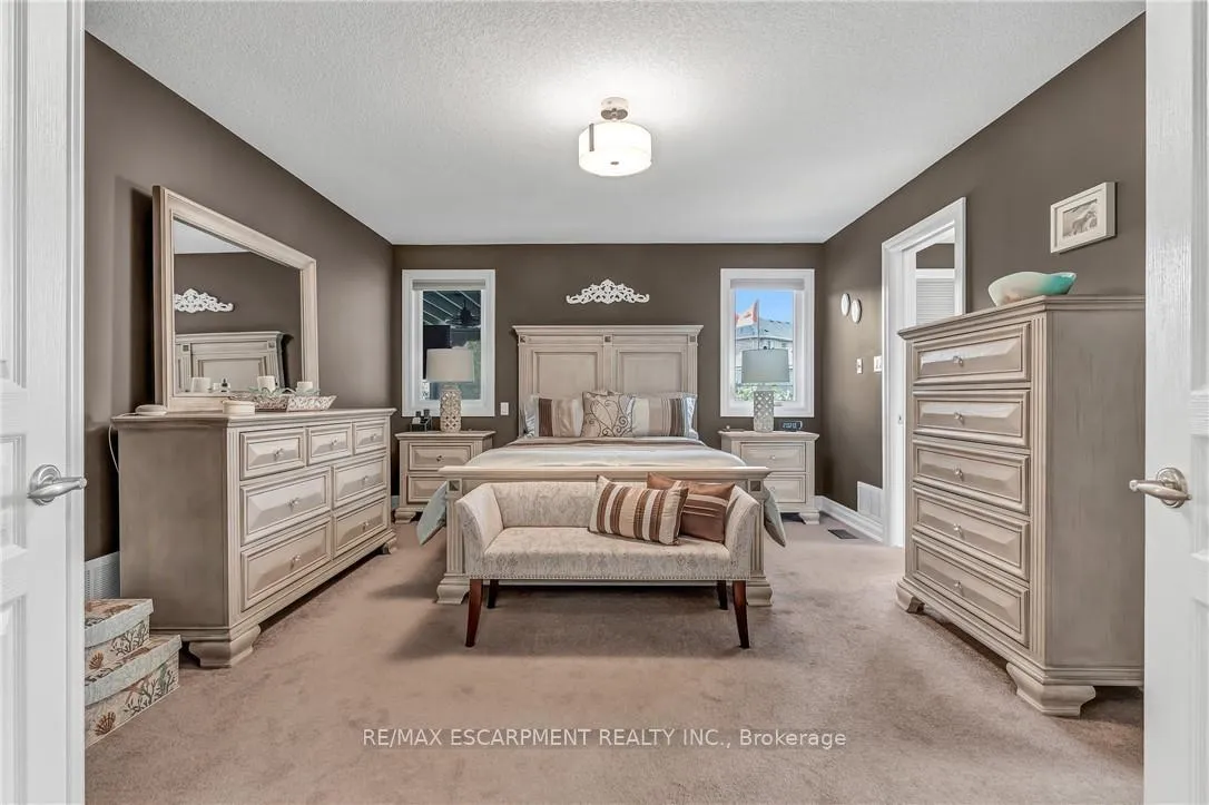 Photo 12 of 34 Penfold Court, Hamilton, Mount Hope — HOMEH