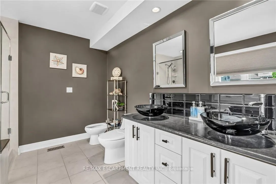 Photo 13 of 34 Penfold Court, Hamilton, Mount Hope — HOMEH