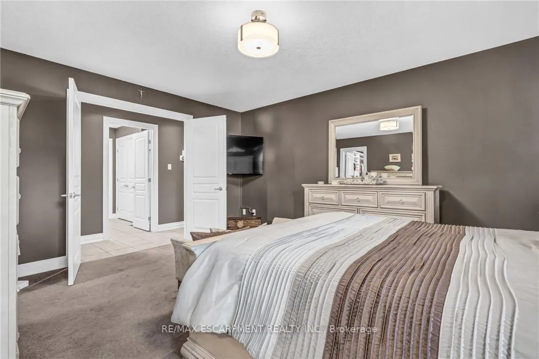 Photo 16 of 34 Penfold Court, Hamilton, Mount Hope — HOMEH