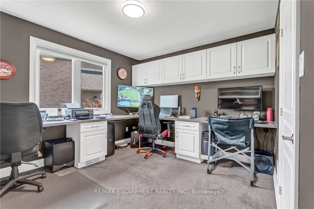 Photo 17 of 34 Penfold Court, Hamilton, Mount Hope — HOMEH