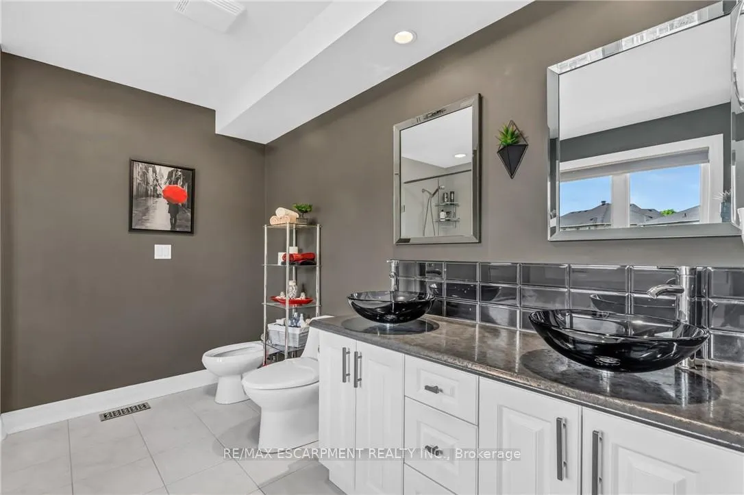Photo 23 of 34 Penfold Court, Hamilton, Mount Hope — HOMEH