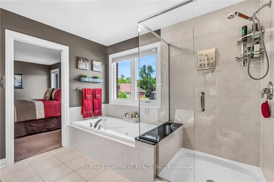 Photo 24 of 34 Penfold Court, Hamilton, Mount Hope — HOMEH