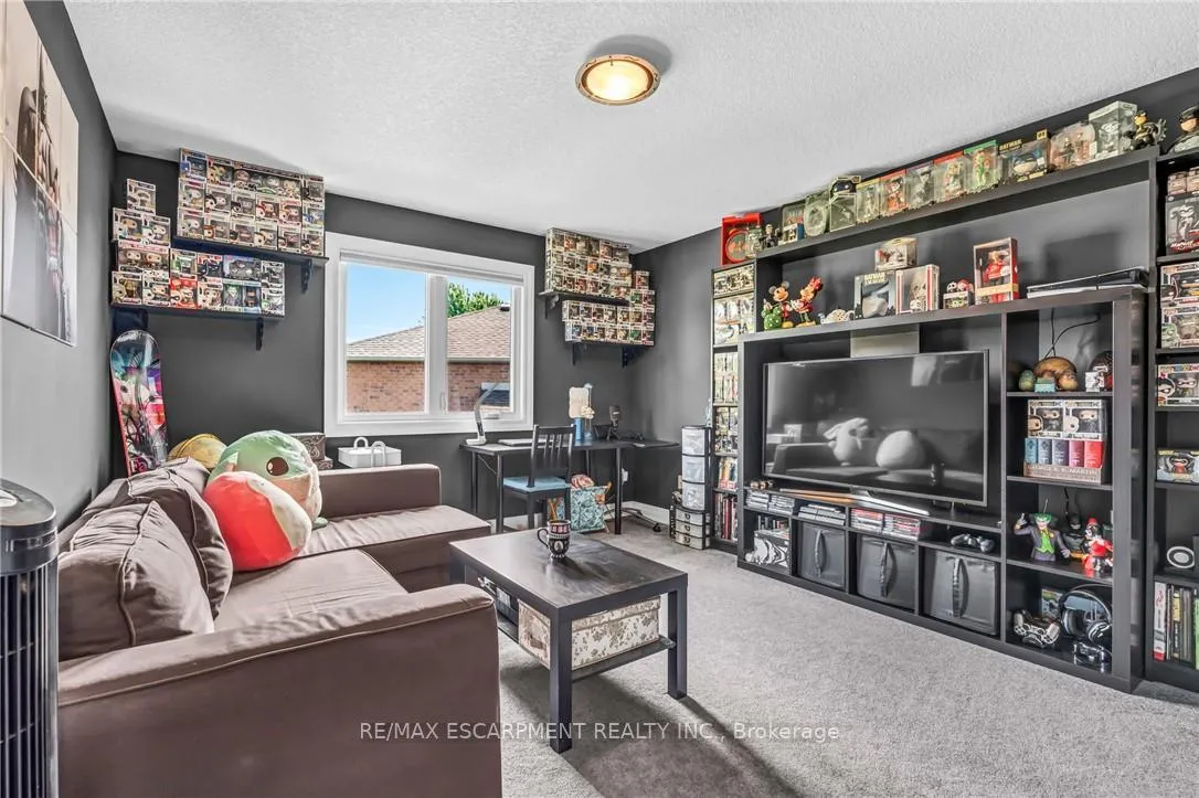 Photo 26 of 34 Penfold Court, Hamilton, Mount Hope — HOMEH
