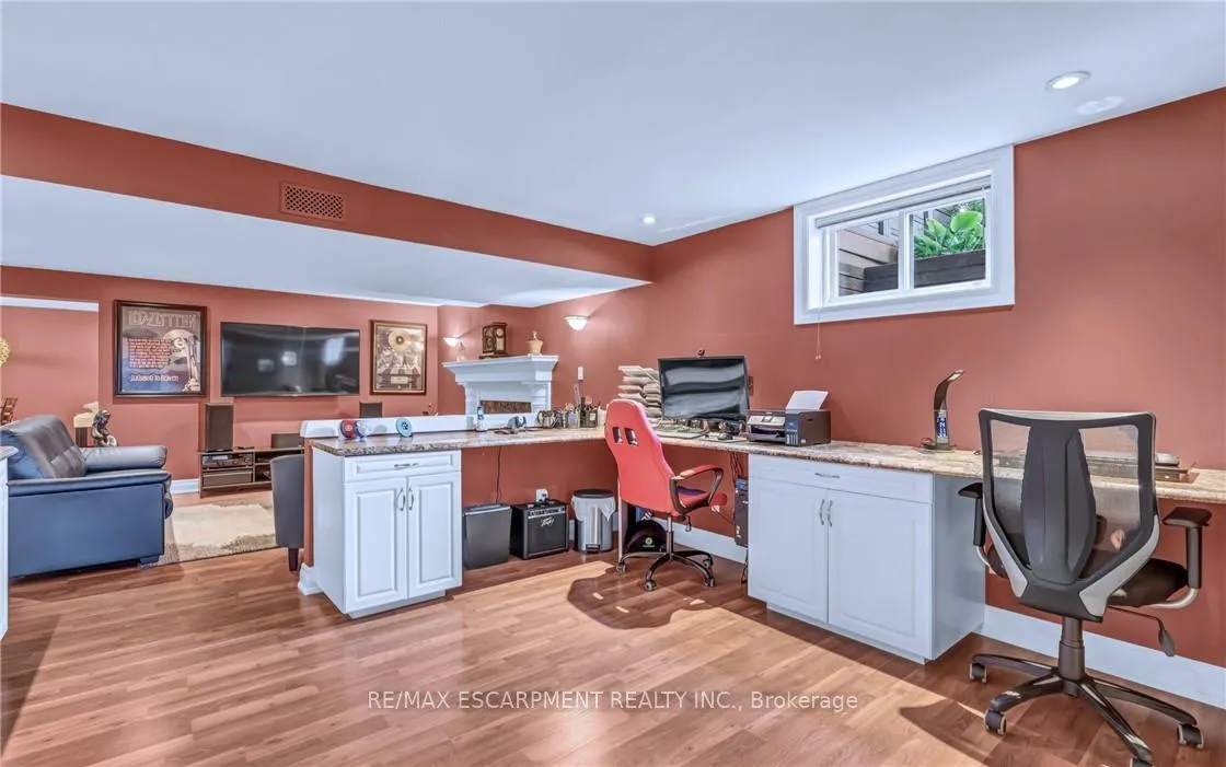 Photo 30 of 34 Penfold Court, Hamilton, Mount Hope — HOMEH