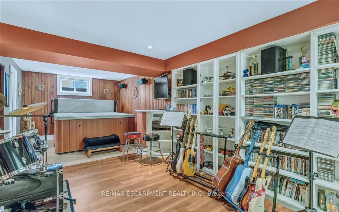 Photo 32 of 34 Penfold Court, Hamilton, Mount Hope — HOMEH
