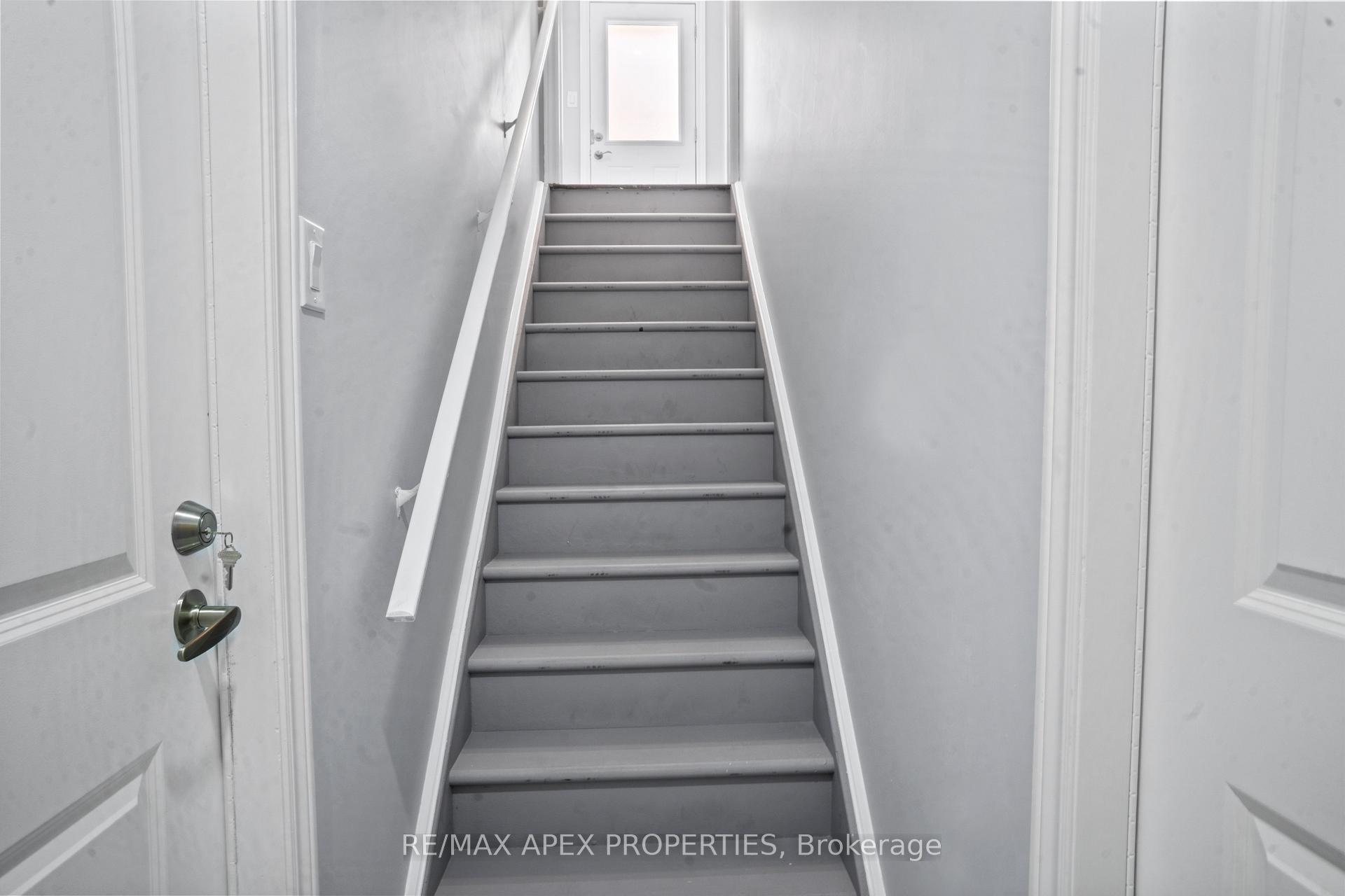 Photo 9 of 73 George Robinson (1 Bed Bsmt) Drive, Brampton, Credit Valley — HOMEH