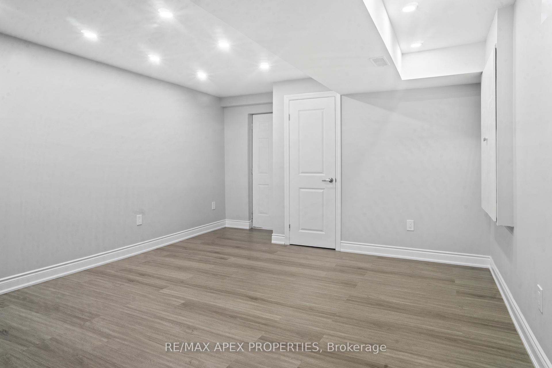 Photo 3 of 73 George Robinson (1 Bed Bsmt) Drive, Brampton, Credit Valley — HOMEH