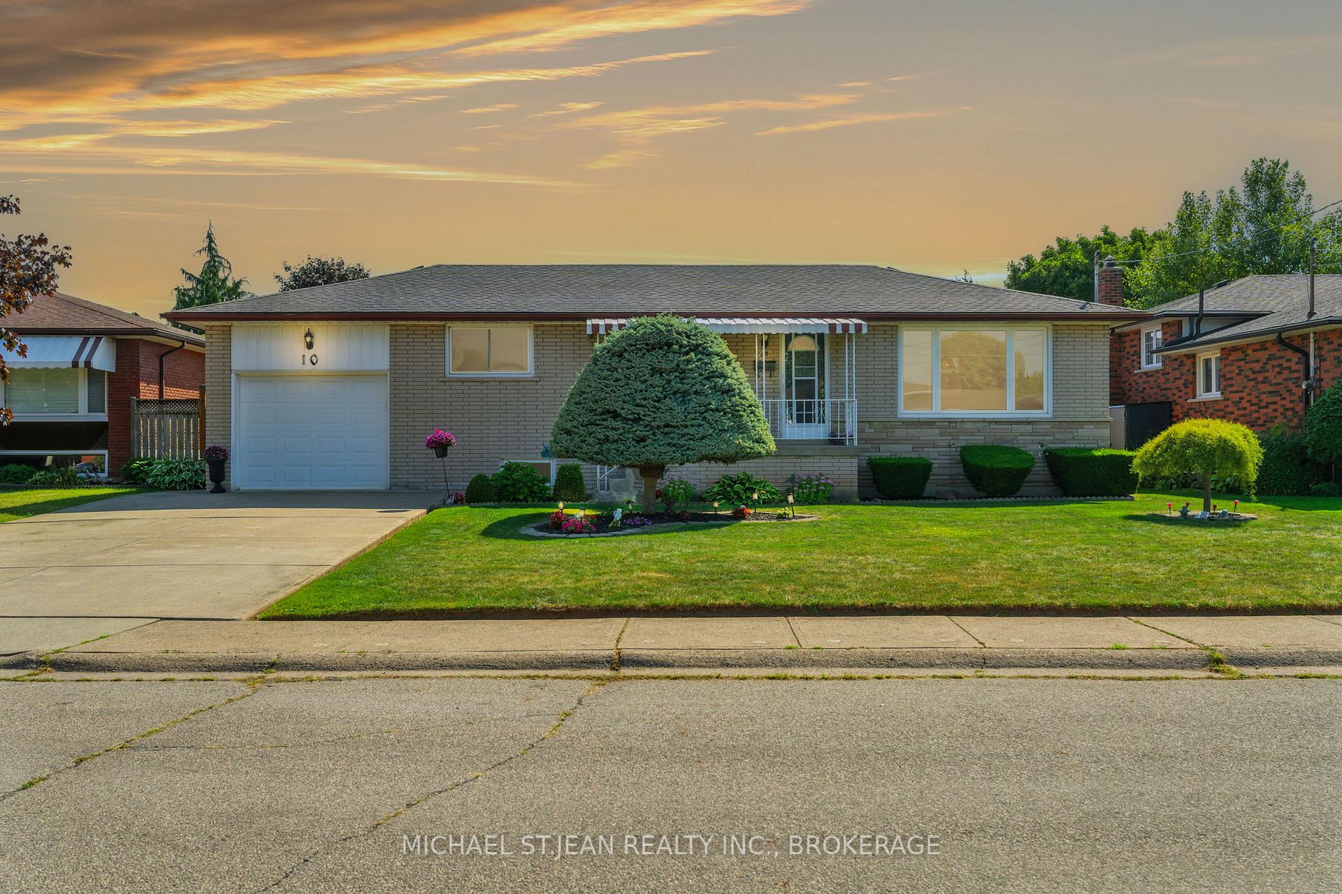 Photo 1 of 10 Rose Crescent, Hamilton, Stoney Creek — HOMEH