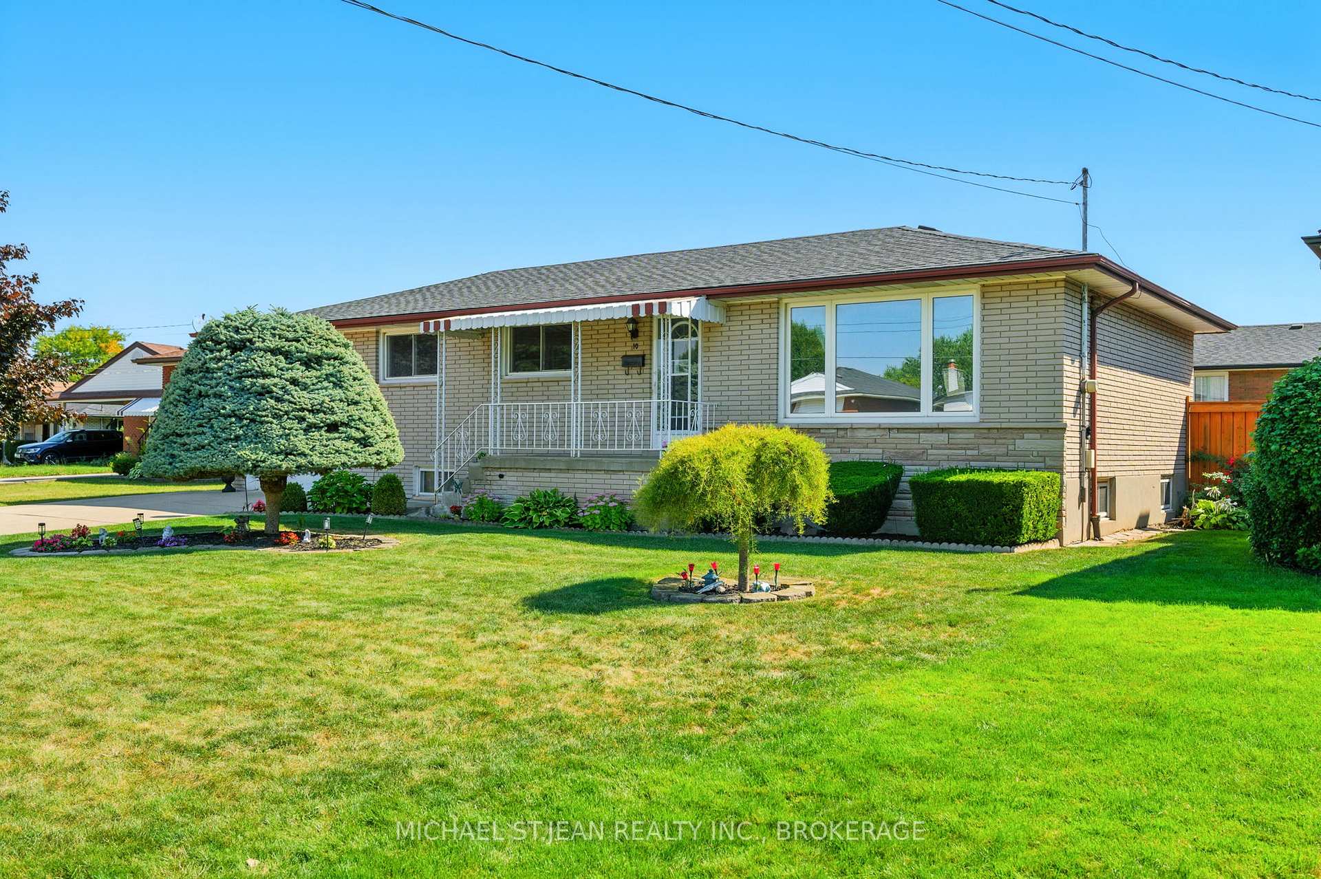 Photo 3 of 10 Rose Crescent, Hamilton, Stoney Creek — HOMEH