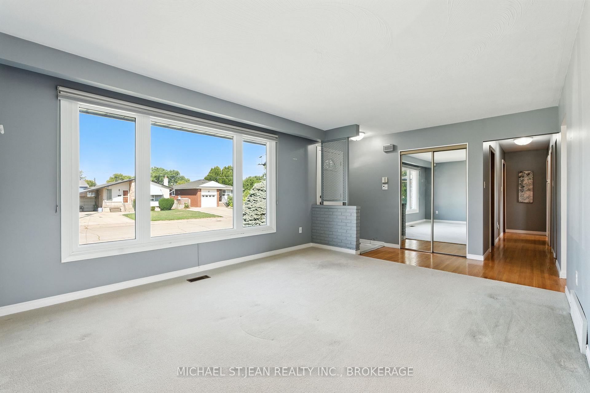 Photo 10 of 10 Rose Crescent, Hamilton, Stoney Creek — HOMEH
