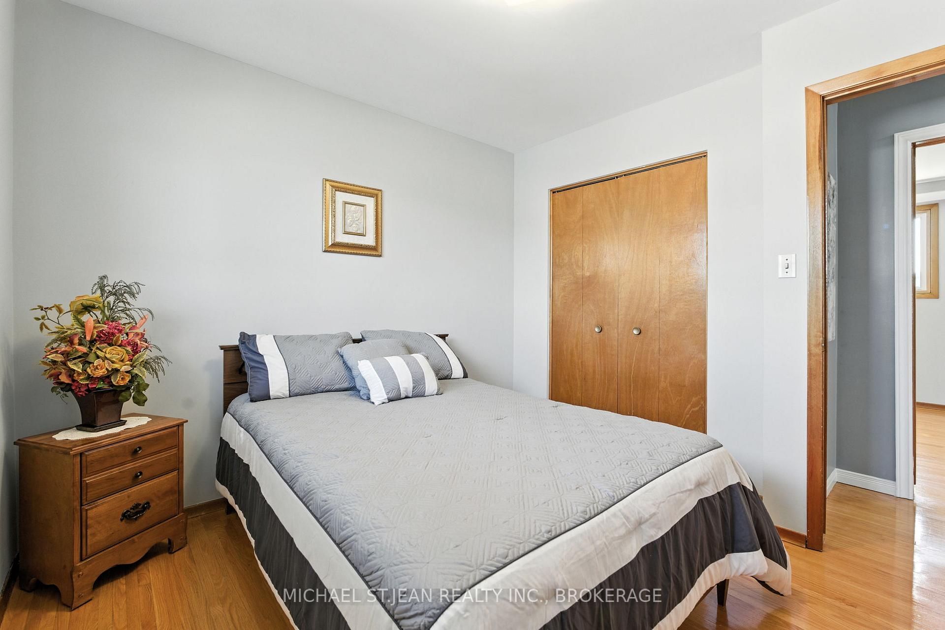 Photo 19 of 10 Rose Crescent, Hamilton, Stoney Creek — HOMEH