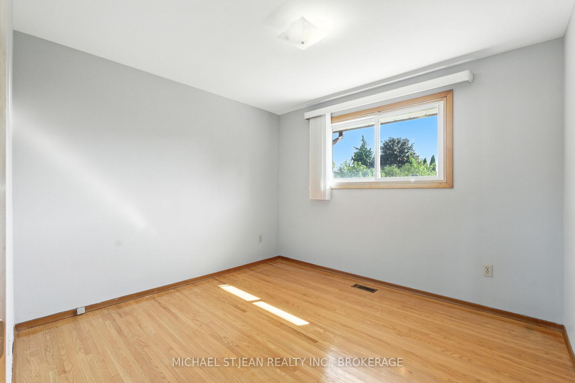 Photo 20 of 10 Rose Crescent, Hamilton, Stoney Creek — HOMEH