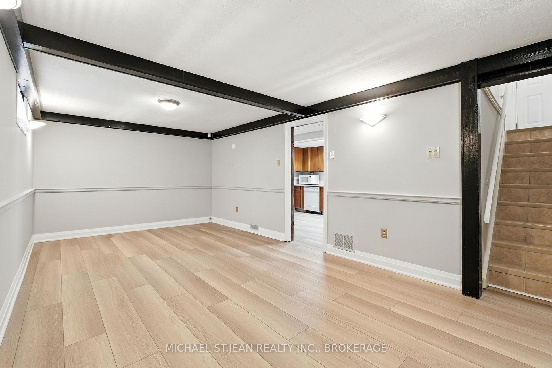 Photo 27 of 10 Rose Crescent, Hamilton, Stoney Creek — HOMEH