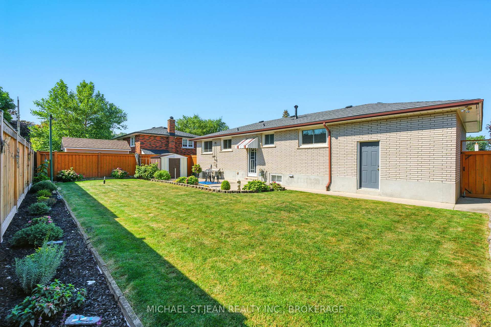 Photo 36 of 10 Rose Crescent, Hamilton, Stoney Creek — HOMEH