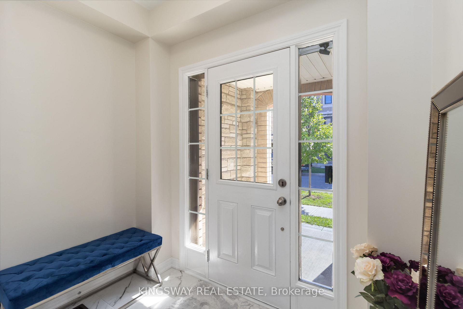 Photo 6 of 86 Fruitvale Circle, Brampton, Northwest Brampton — HOMEH