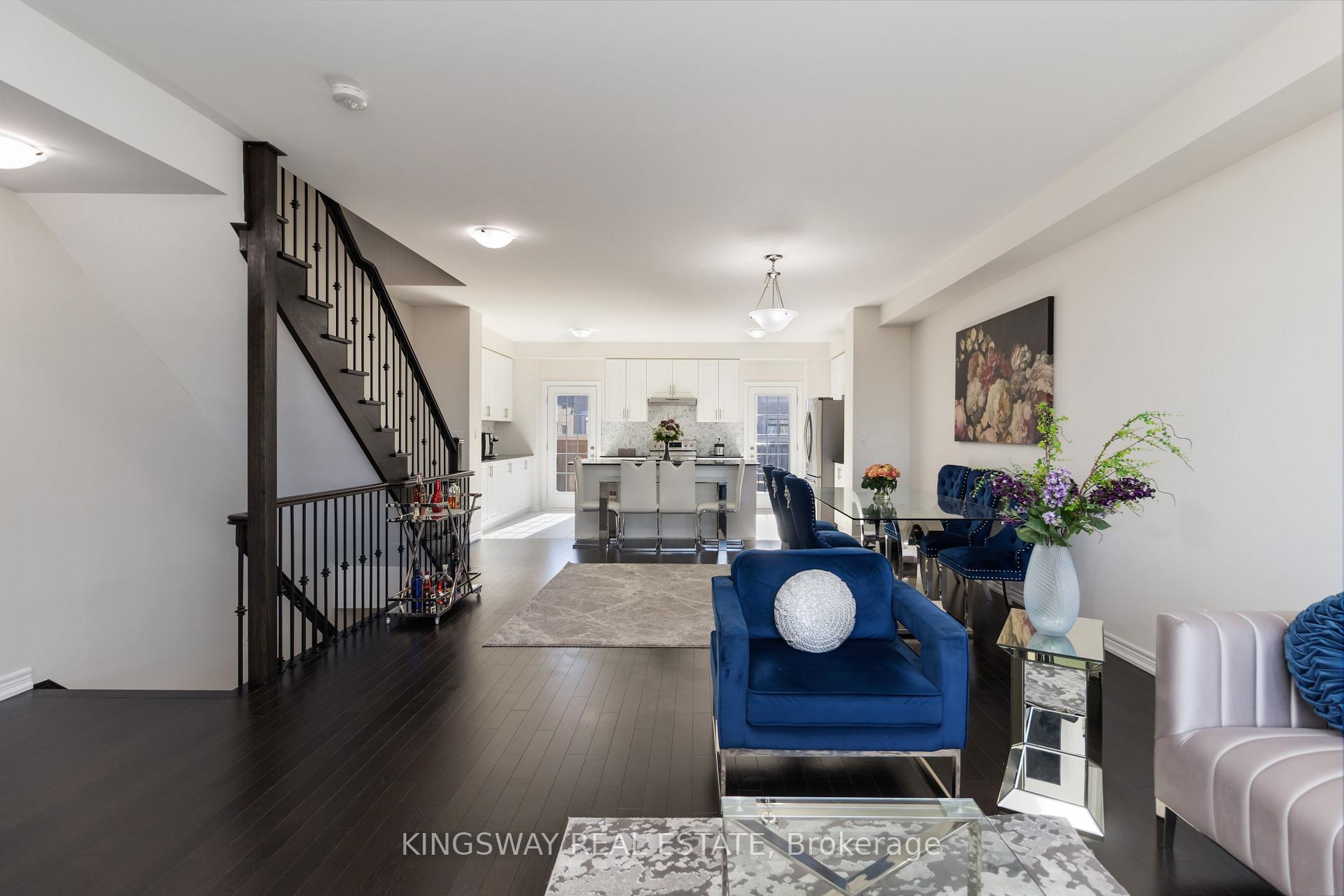 Photo 10 of 86 Fruitvale Circle, Brampton, Northwest Brampton — HOMEH