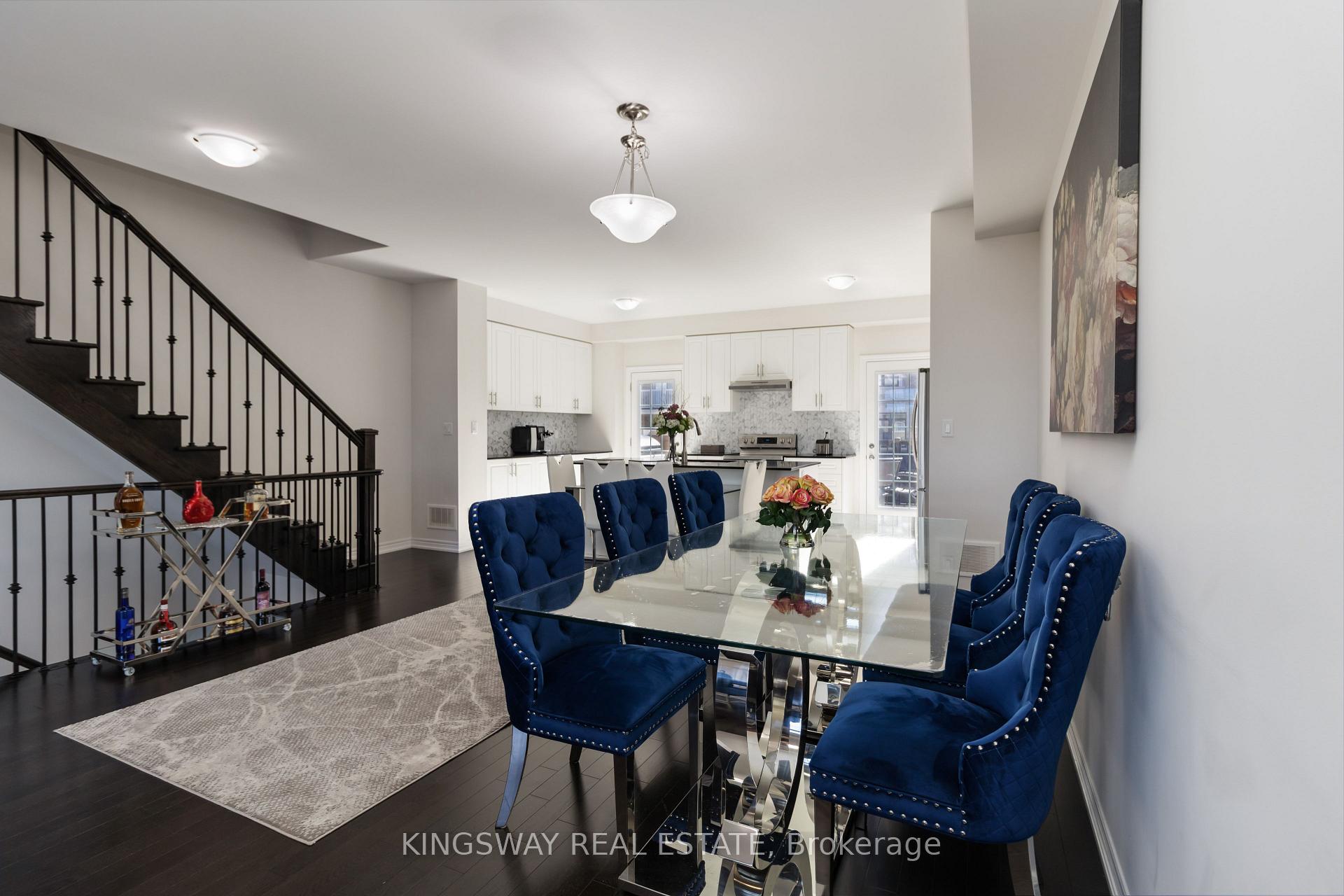 Photo 13 of 86 Fruitvale Circle, Brampton, Northwest Brampton — HOMEH