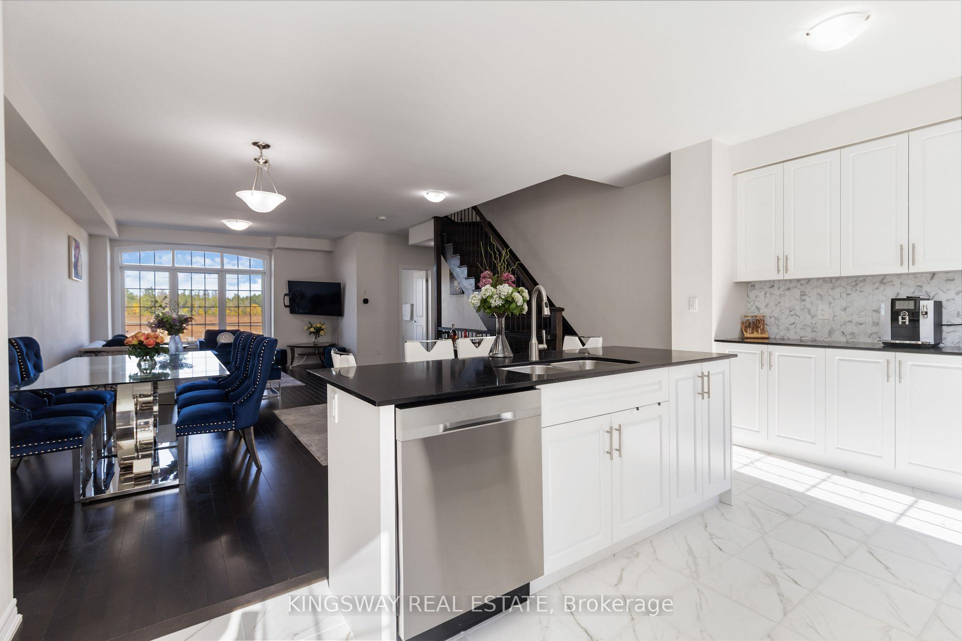 Photo 18 of 86 Fruitvale Circle, Brampton, Northwest Brampton — HOMEH