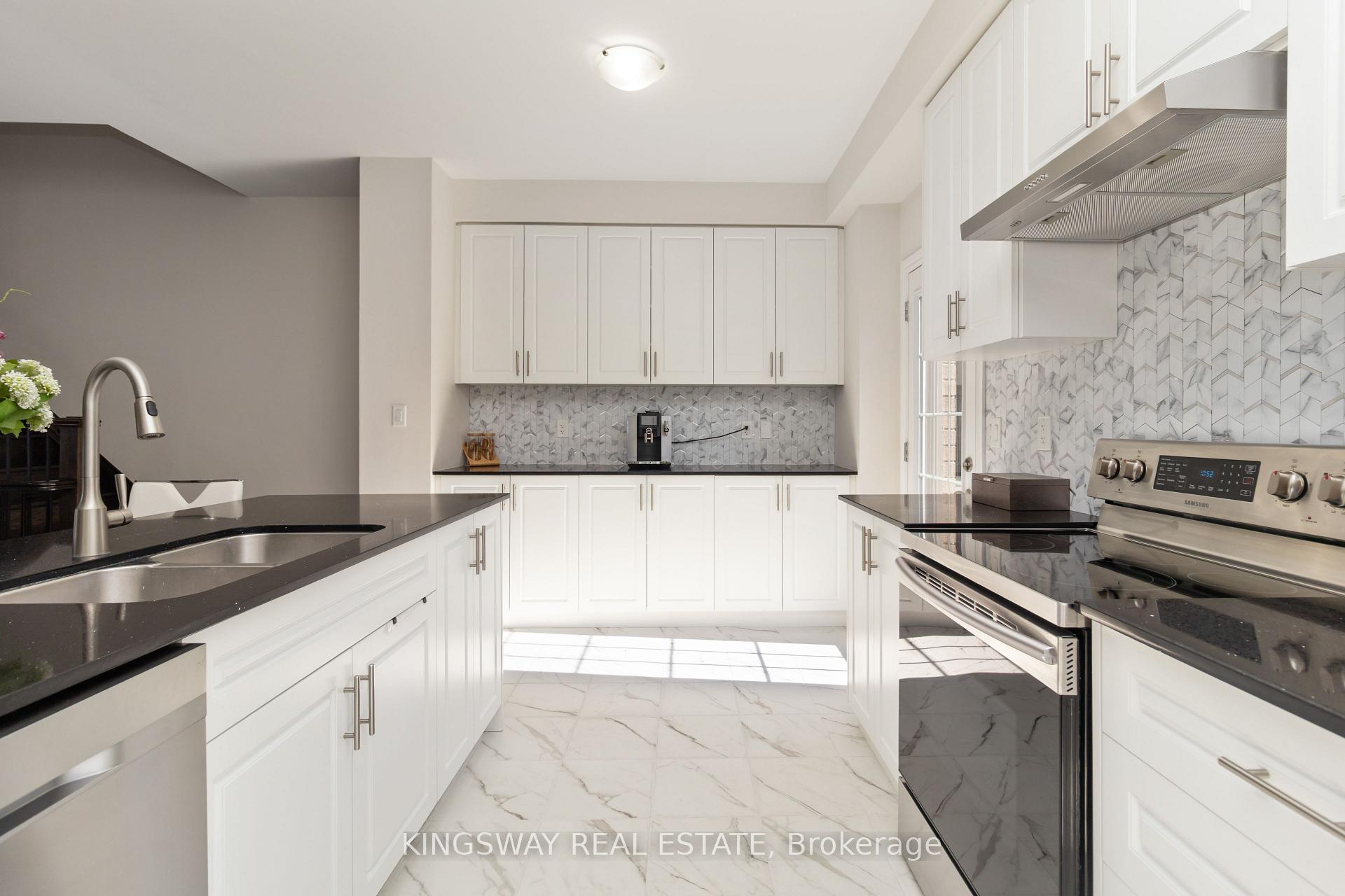 Photo 20 of 86 Fruitvale Circle, Brampton, Northwest Brampton — HOMEH