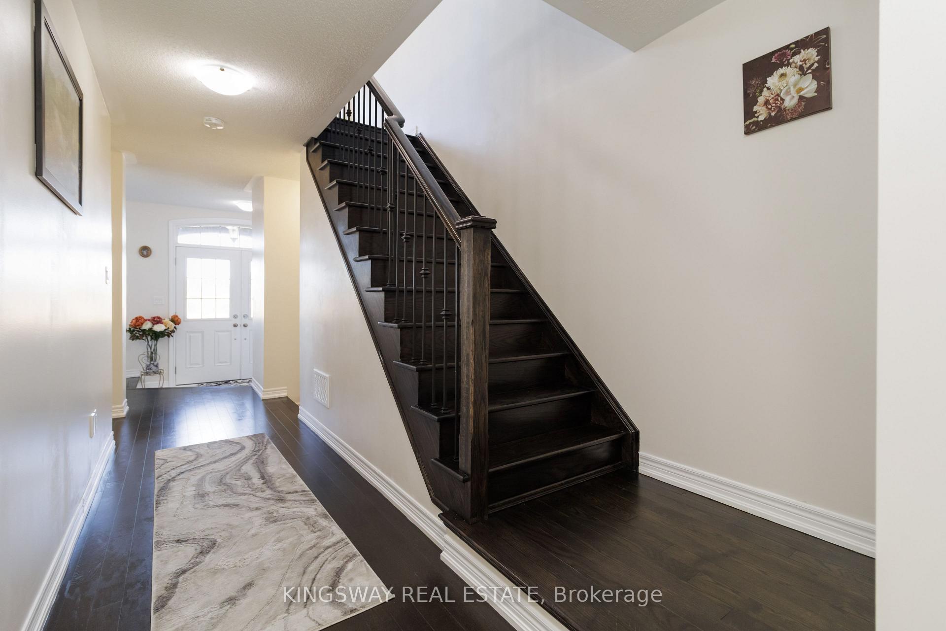 Photo 37 of 86 Fruitvale Circle, Brampton, Northwest Brampton — HOMEH