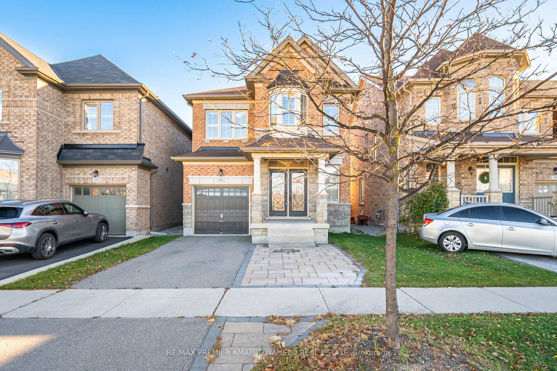 Photo 3 of 101 Algoma Drive, Vaughan, Kleinburg — HOMEH