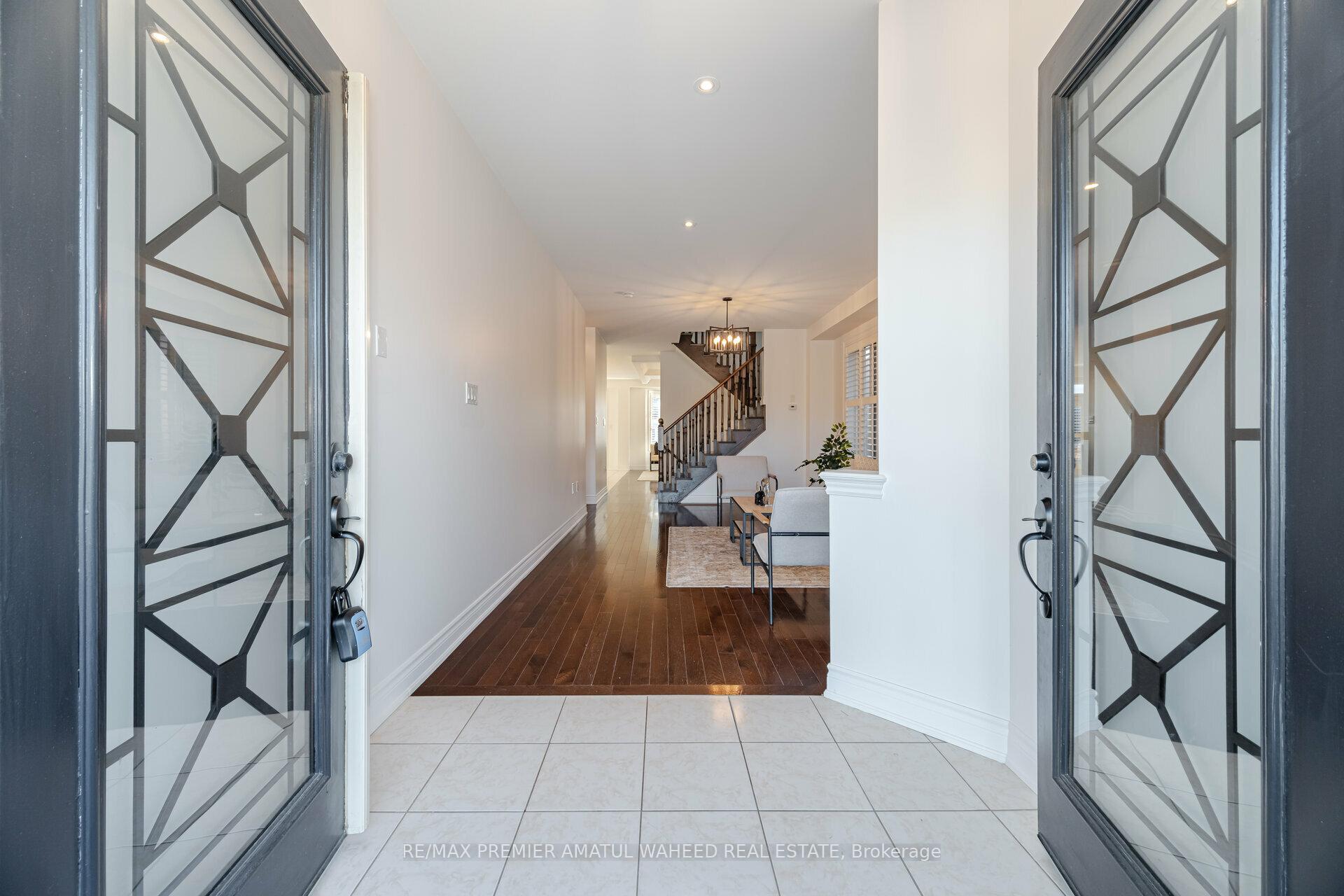 Photo 6 of 101 Algoma Drive, Vaughan, Kleinburg — HOMEH