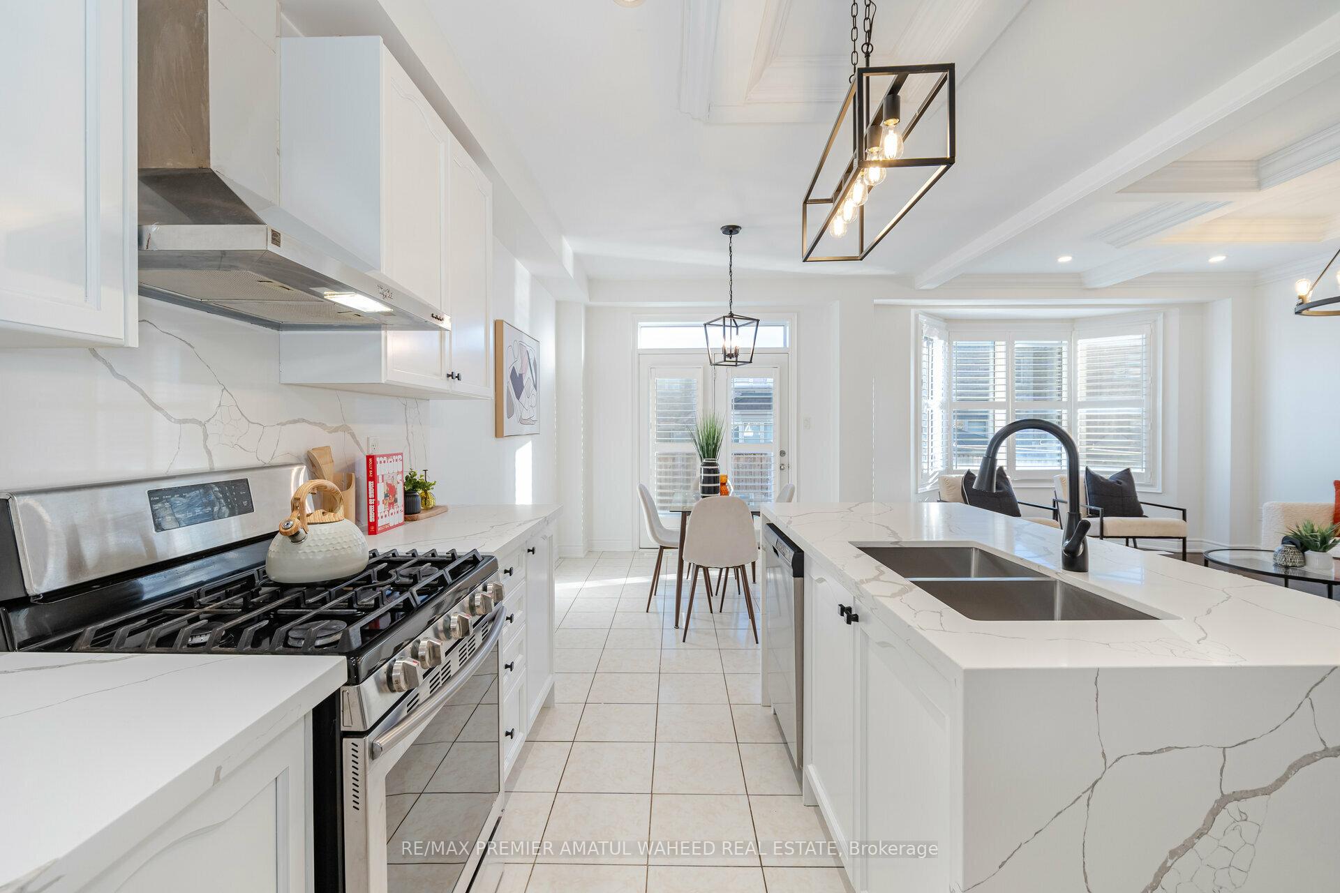 Photo 12 of 101 Algoma Drive, Vaughan, Kleinburg — HOMEH