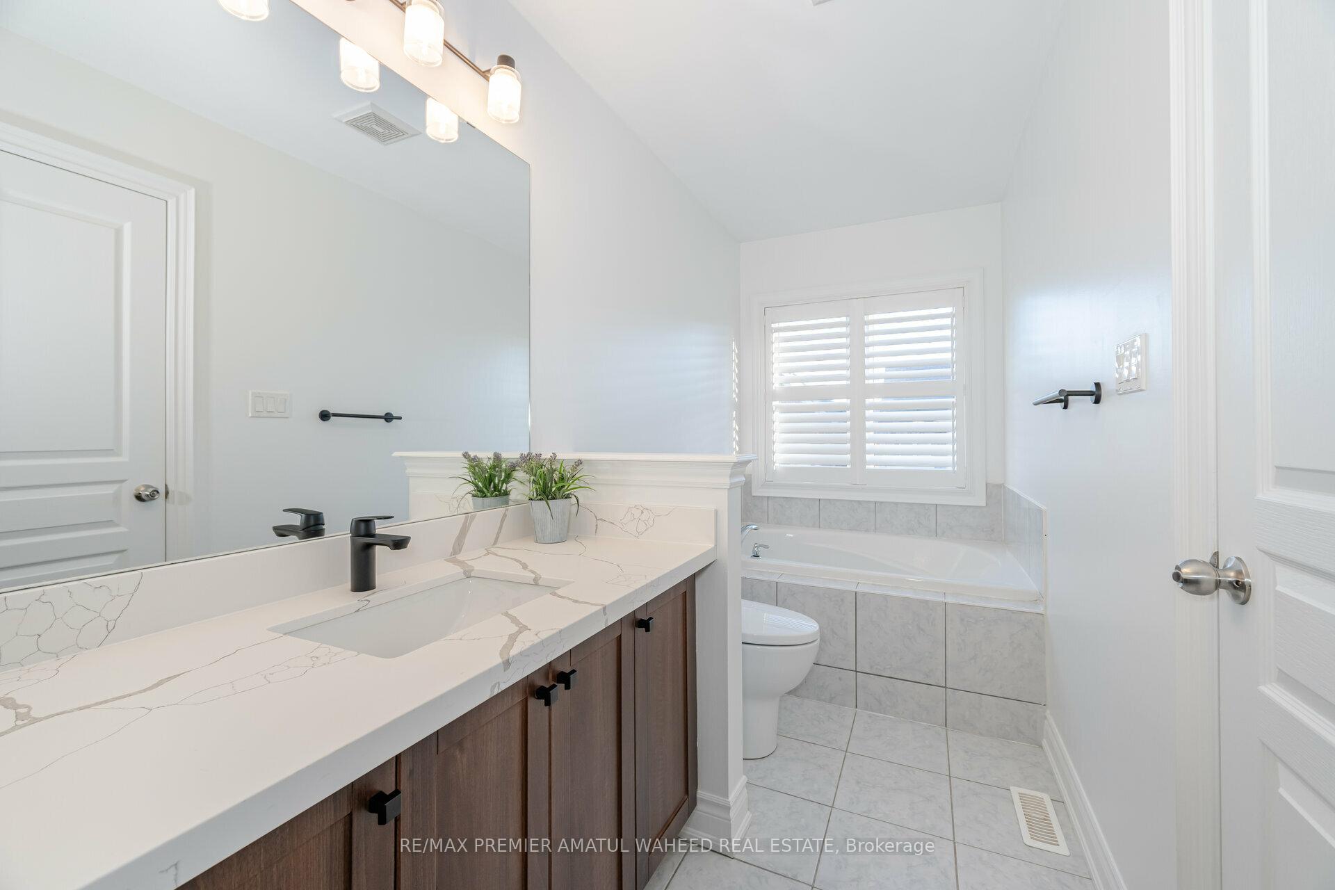 Photo 24 of 101 Algoma Drive, Vaughan, Kleinburg — HOMEH