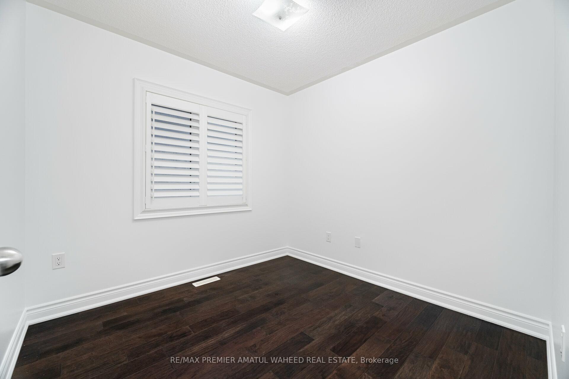 Photo 30 of 101 Algoma Drive, Vaughan, Kleinburg — HOMEH