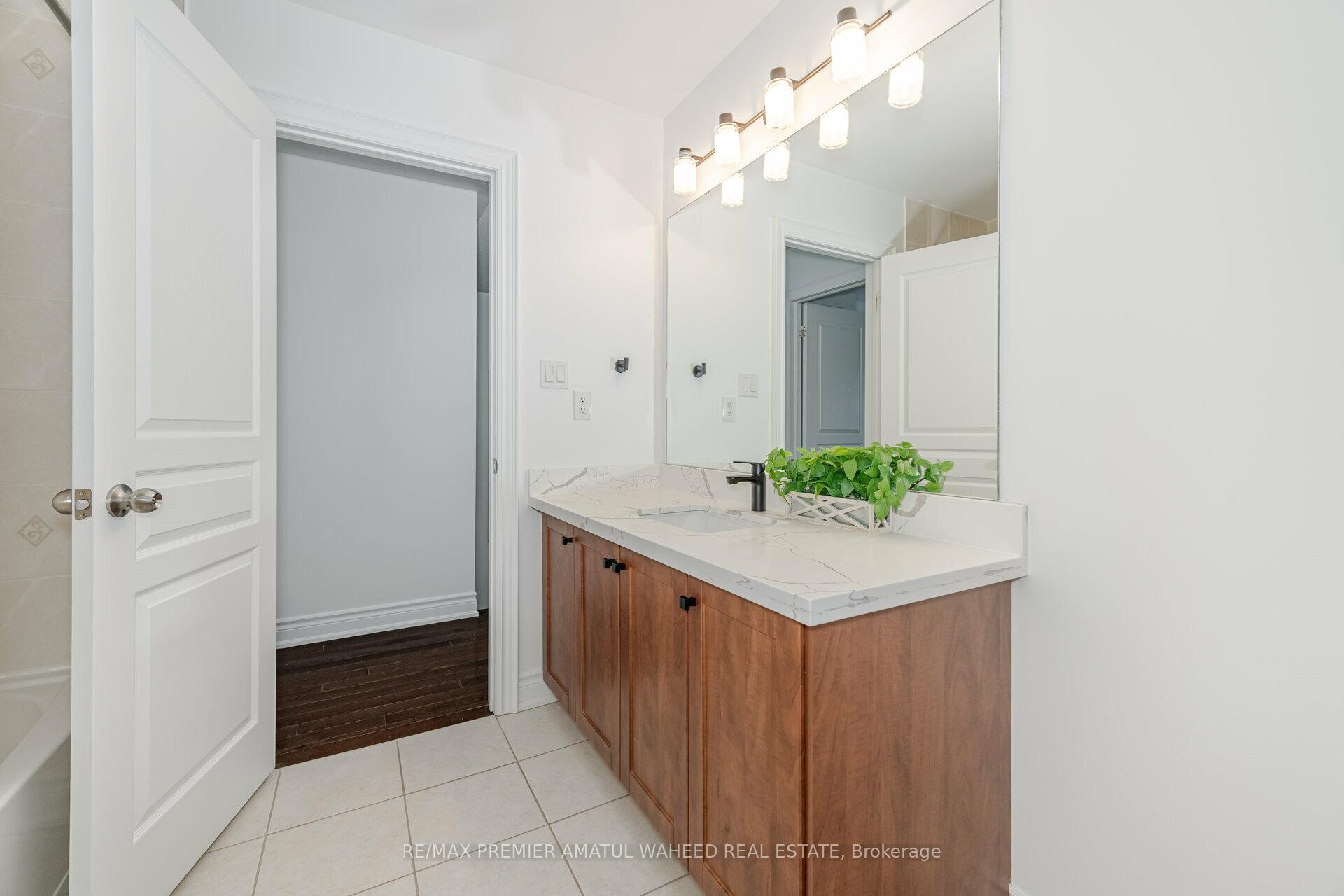 Photo 32 of 101 Algoma Drive, Vaughan, Kleinburg — HOMEH