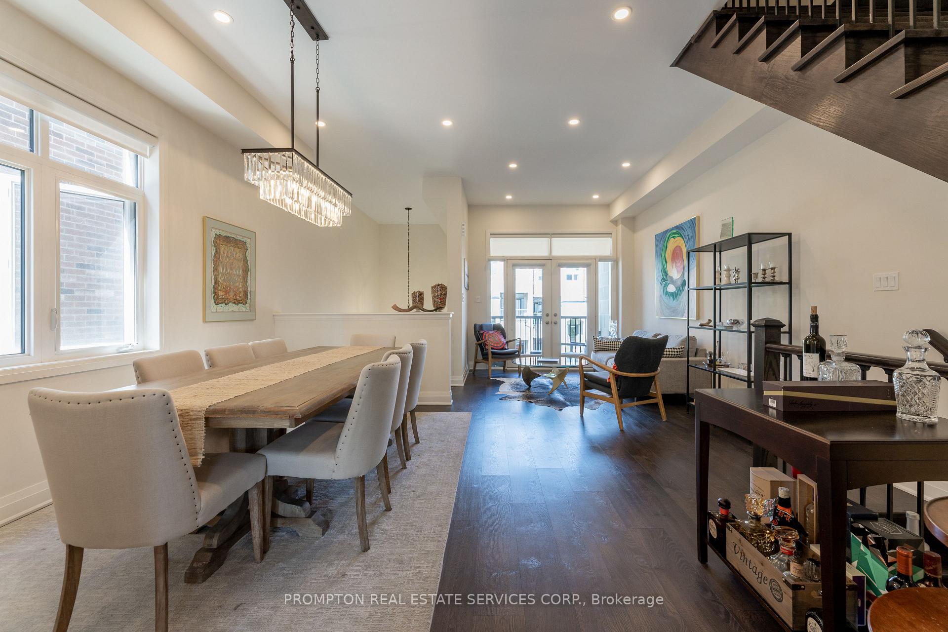 Photo 5 of 126 Arianna Crescent, Vaughan, Patterson — HOMEH