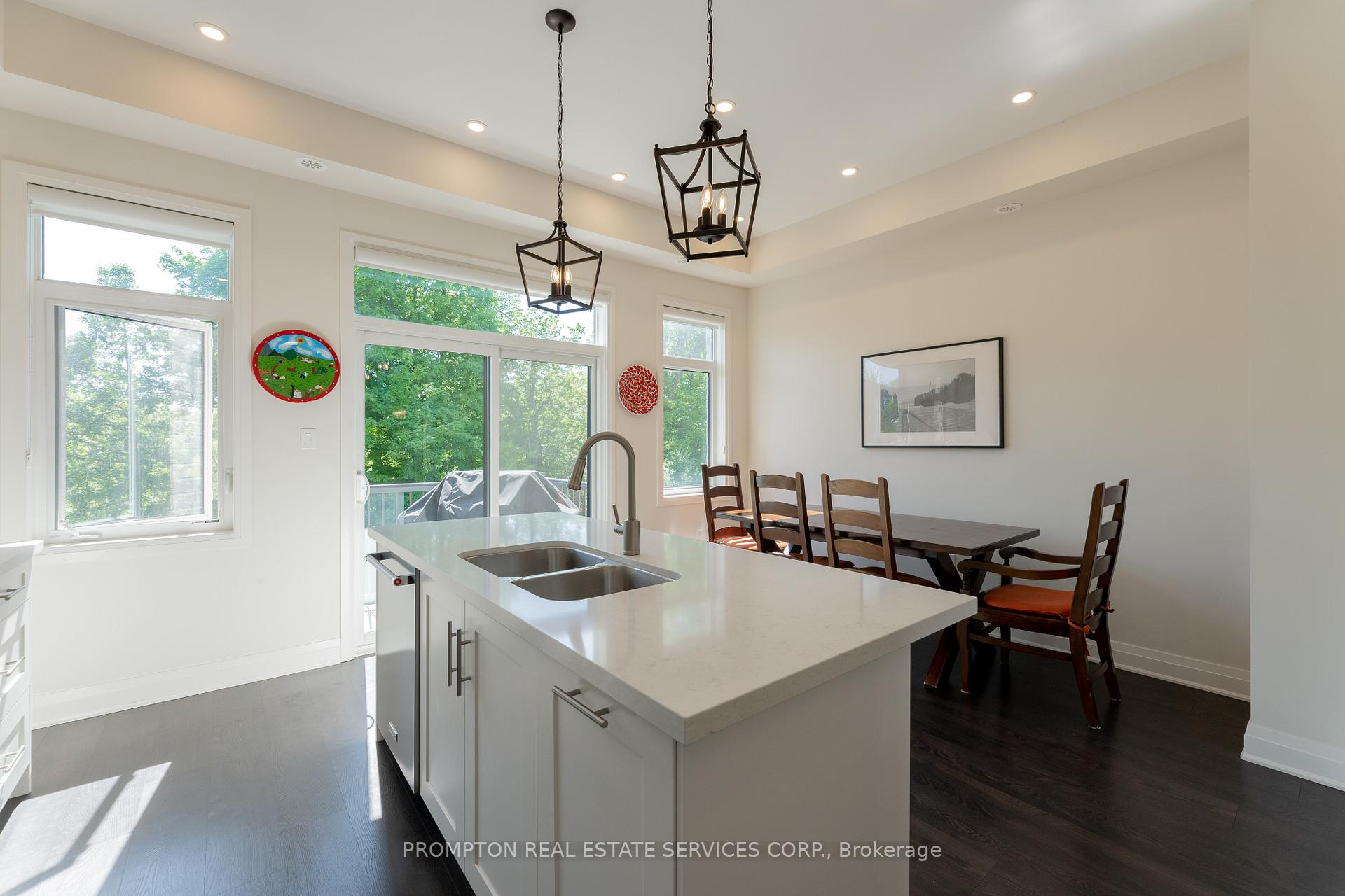 Photo 9 of 126 Arianna Crescent, Vaughan, Patterson — HOMEH